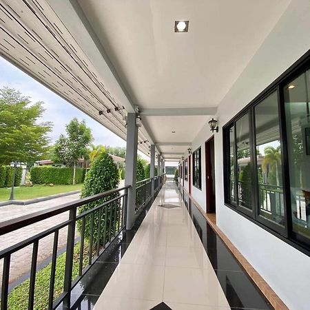 Radina Residence Nakhon Si Thammarat Exterior photo